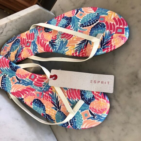 ESPRIT Flip Flops Party Pineapple Print 9 NWT - Picture 5 of 13